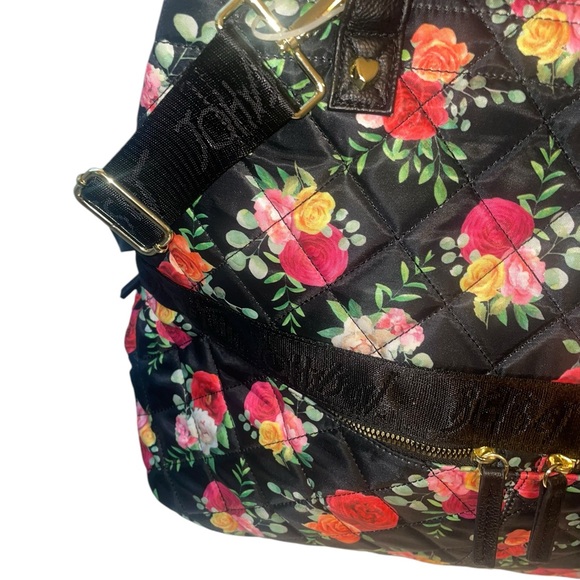 Betsey Johnson Black Floral Travel Bag NWT - Picture 4 of 9